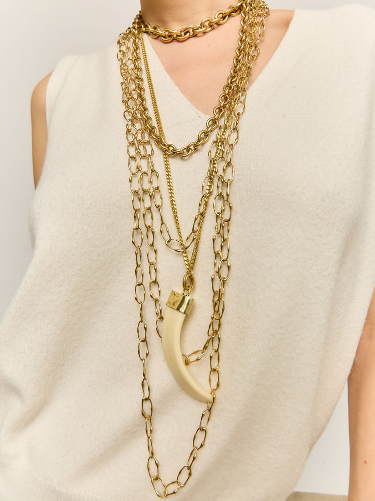 THE HORN NECKLACE