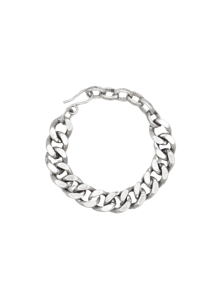 A CHAIN BRACELET