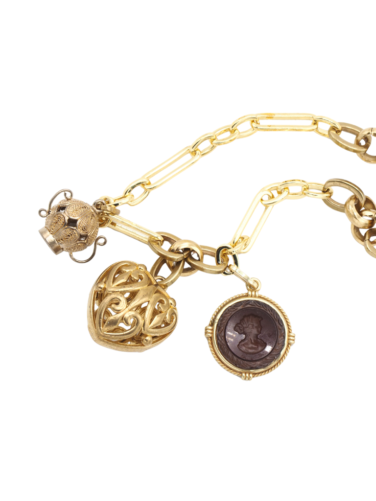 ALICE NECKLACE