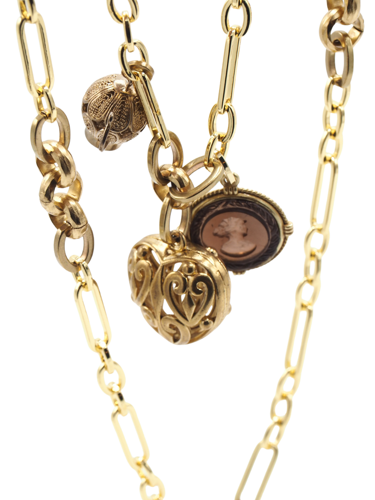 ALICE NECKLACE