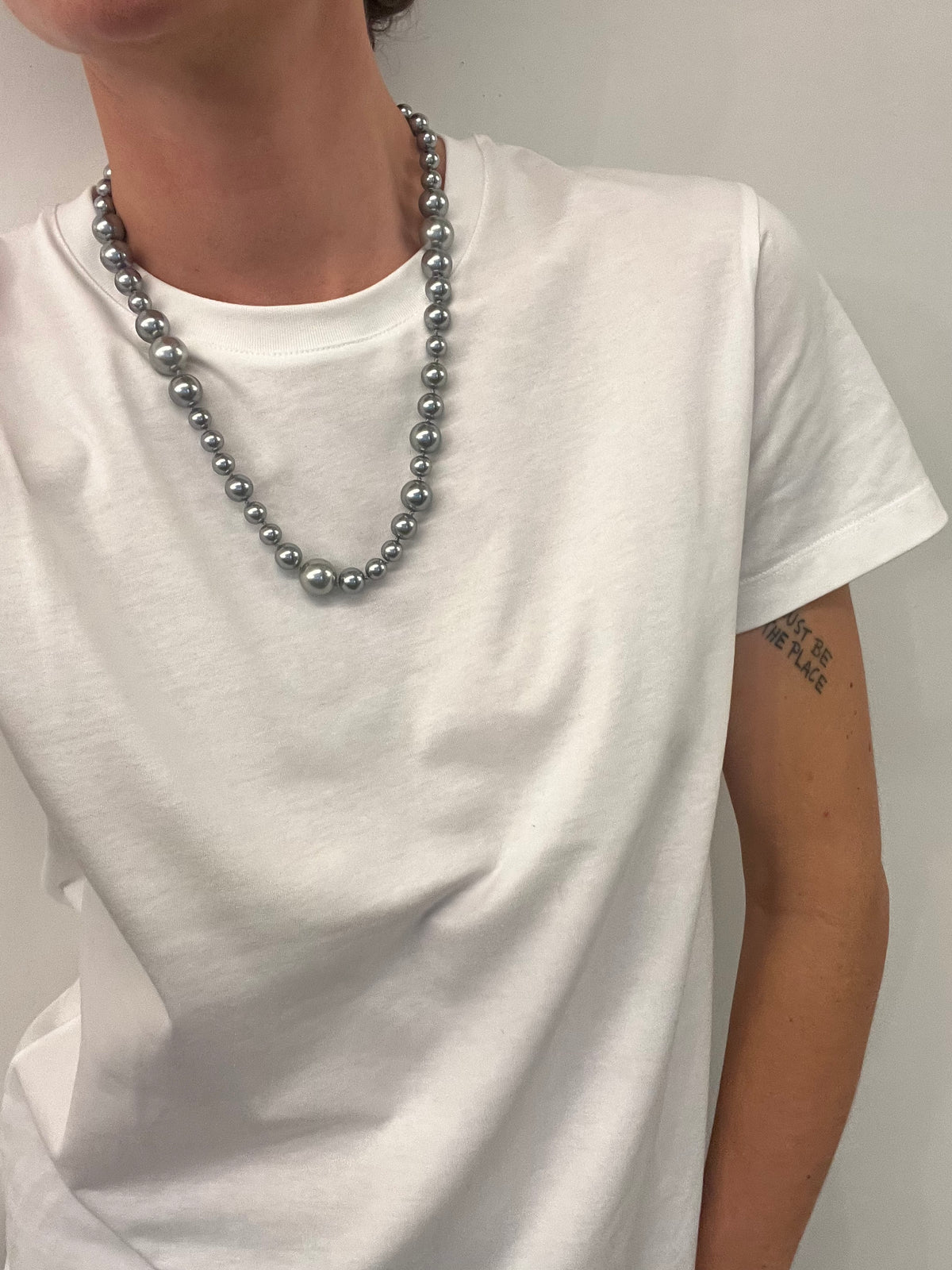 OLIVIA NECKLACE