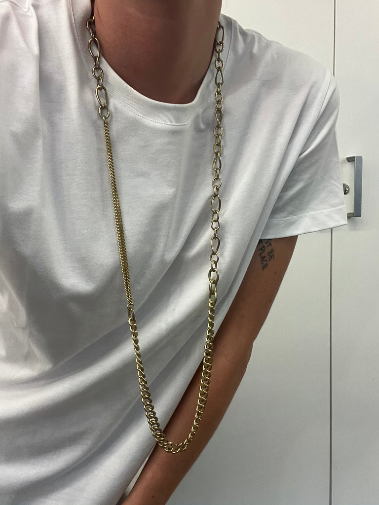 ASYMMETRIC CHAIN ​​NECKLACE