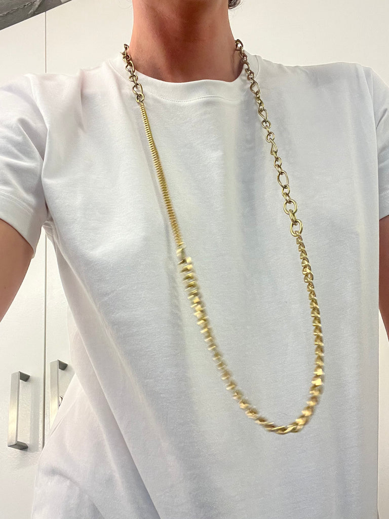 ASYMMETRIC CHAIN ​​NECKLACE