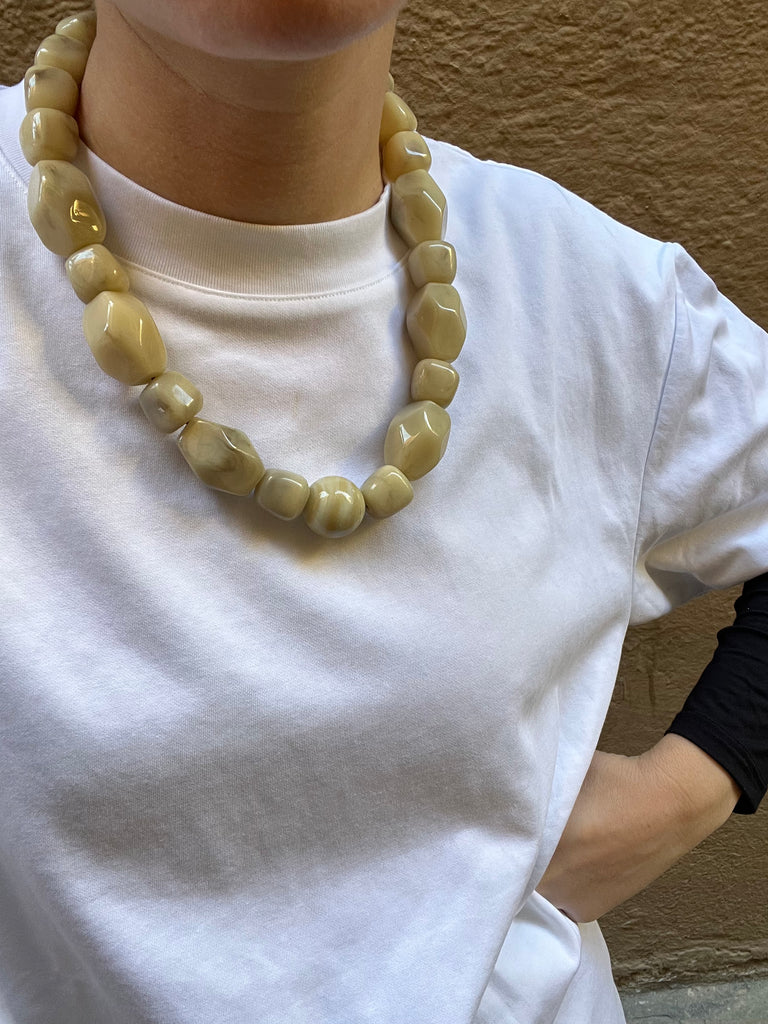 CREMA NECKLACE