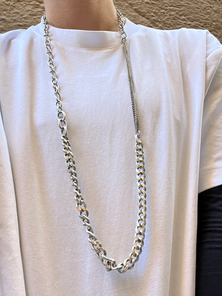ASYMMETRIC CHAIN ​​NECKLACE