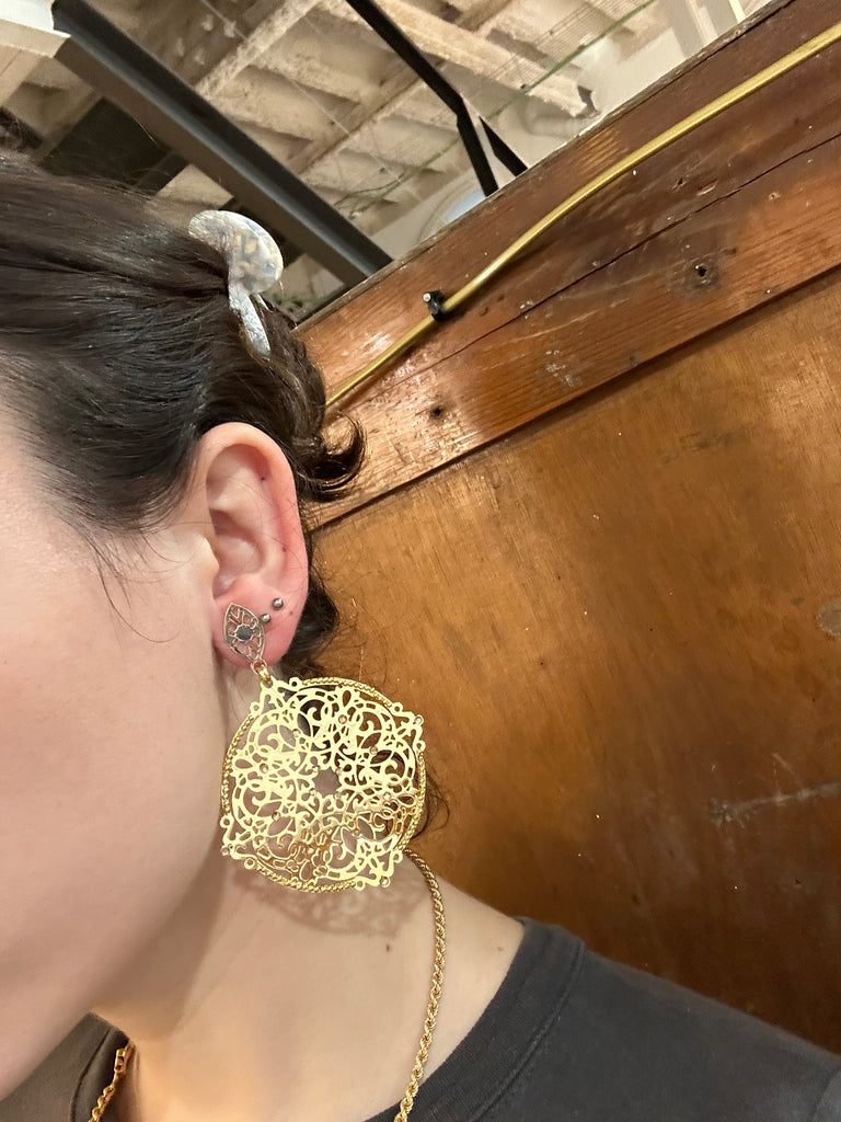 ROUND FILI EARRINGS