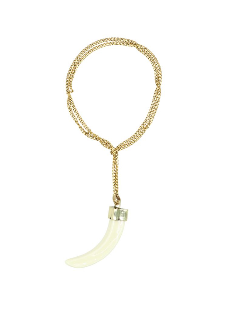 THE HORN NECKLACE