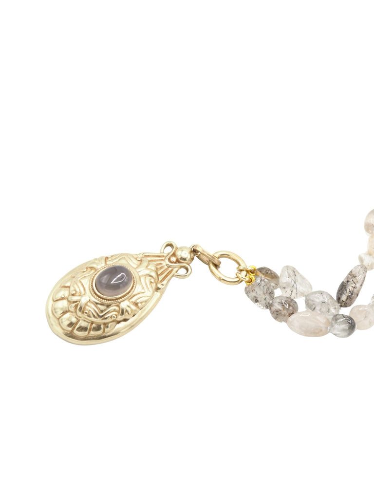 VI NECKLACE