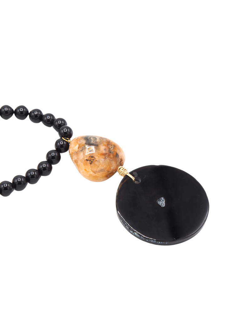 AGUJERO NEGRO NECKLACE