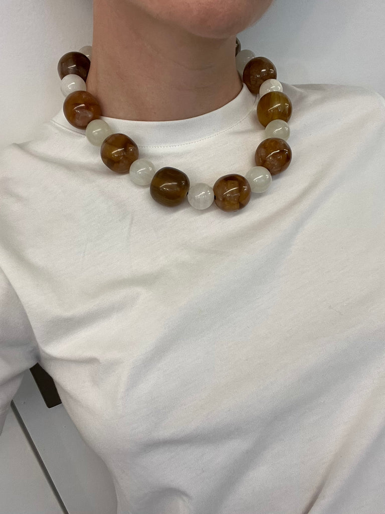 BICOLOR RESIN NECKLACE